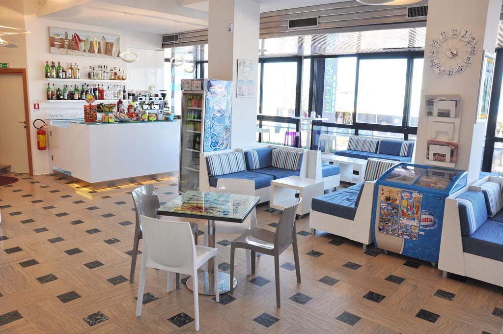 Hotel Adelphi Riccione Luaran gambar