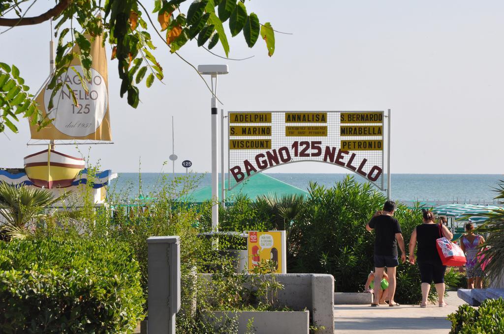 Hotel Adelphi Riccione Luaran gambar