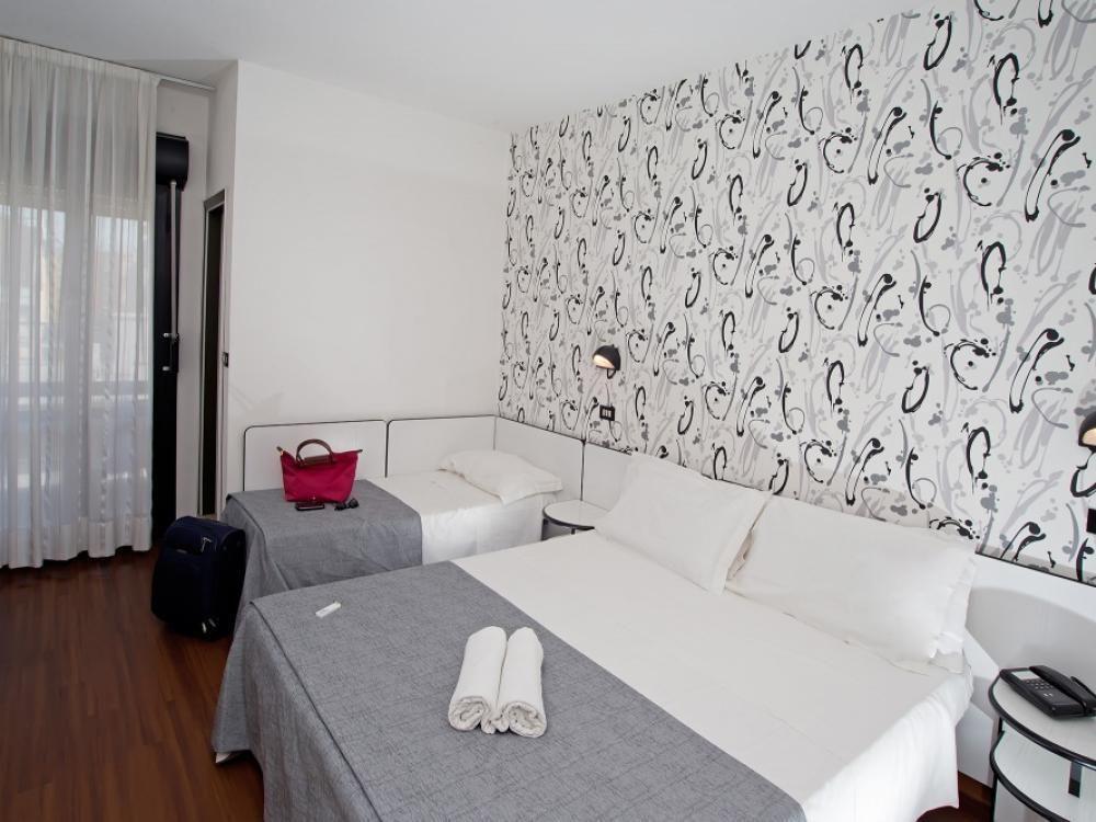 Hotel Adelphi Riccione Luaran gambar