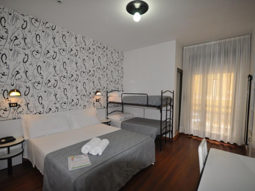 Hotel Adelphi Riccione Luaran gambar