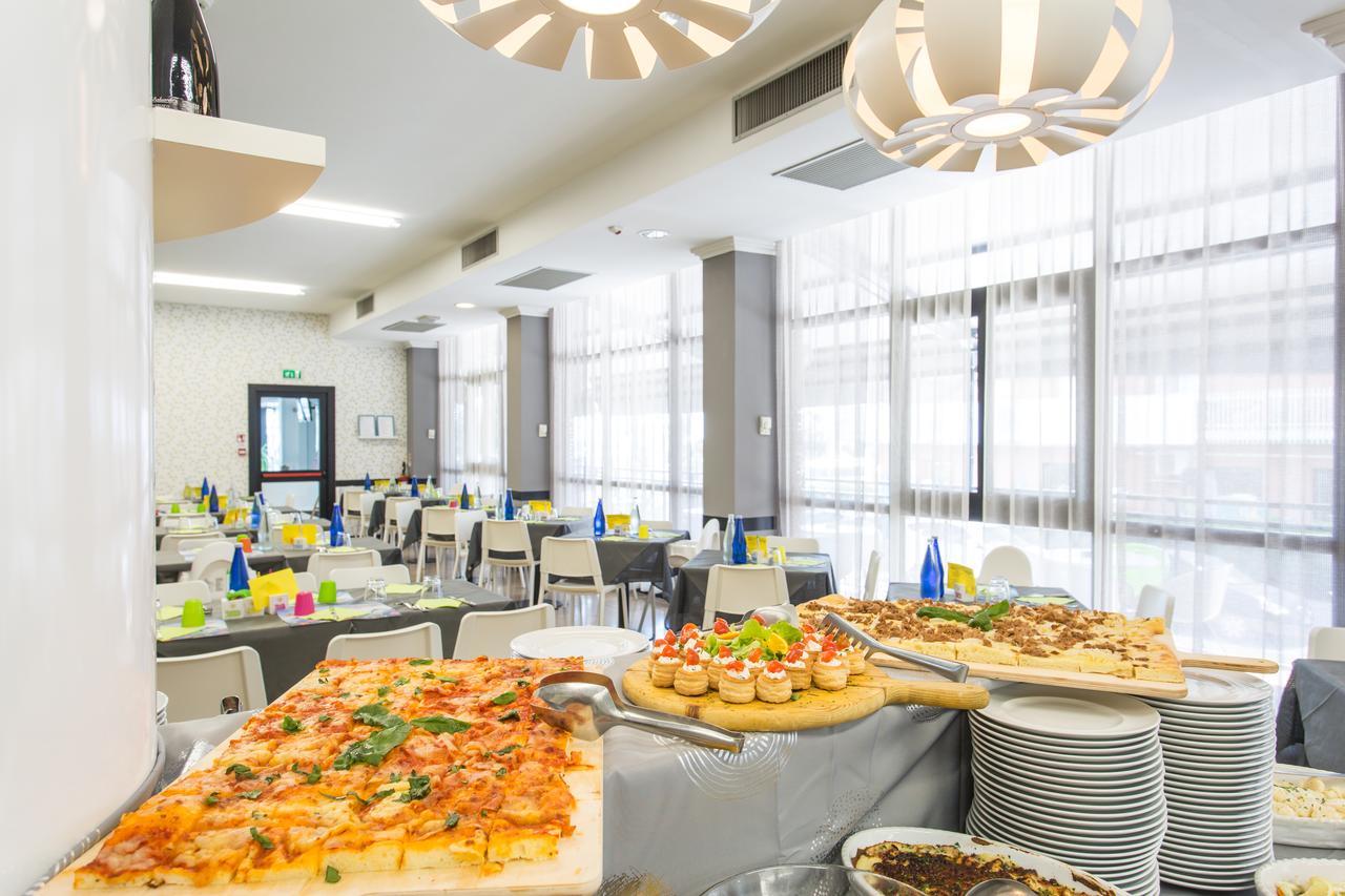 Hotel Adelphi Riccione Luaran gambar