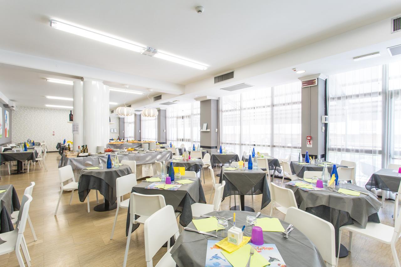Hotel Adelphi Riccione Luaran gambar