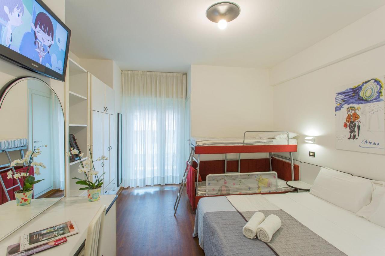 Hotel Adelphi Riccione Luaran gambar